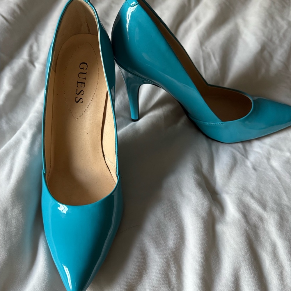 GUESS Women's Blue Pumps